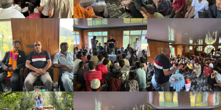 Independent Candidate Mushtaq Tantray Joins Hands with Former Minister Usman Majid in Bandipora