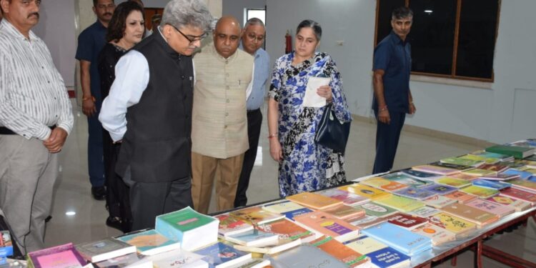CS participates in ‘Hindi Diwas’ organized by JKAACL