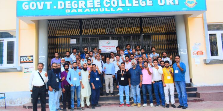 Assembly Elections-2024: Enthusiastic participation marks commencement of Postal Voting in Baramulla