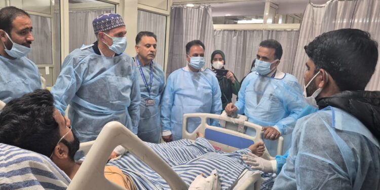 Chief Minister Omar visits SKIMS, assures best care for civilians injured in Gagangeer