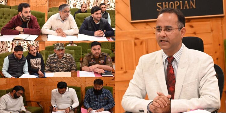 DC Kupwara reviews Winter preparations, directs officers to submit action plans