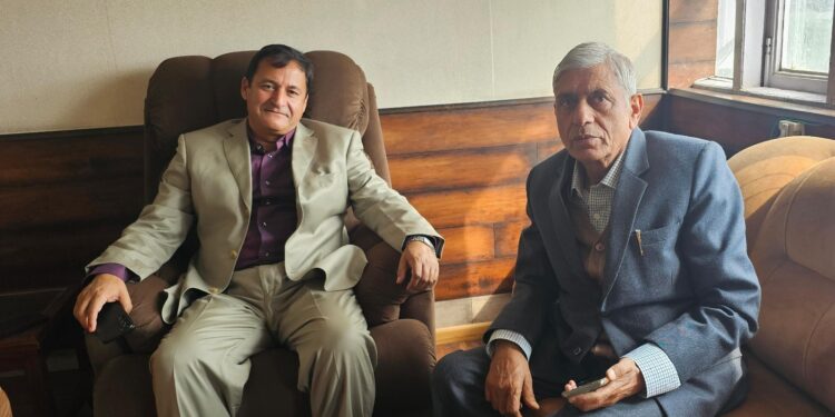 MLA Bandipora calls on Javed Ahmad Dar; seeks speedy redressal of local issues, concerns