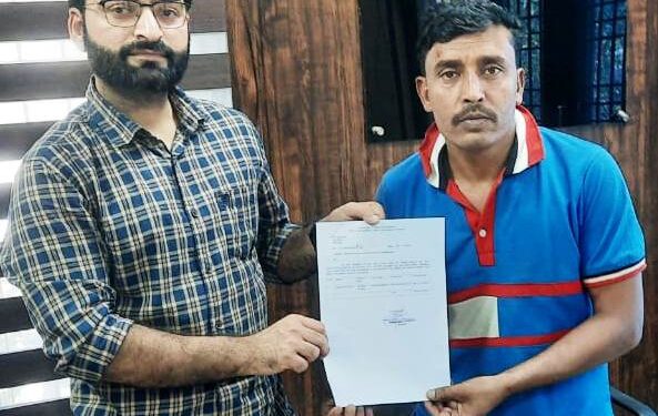 ALC Ramban disburses over Rs 21 lakh compensation to dependents and injured labourers