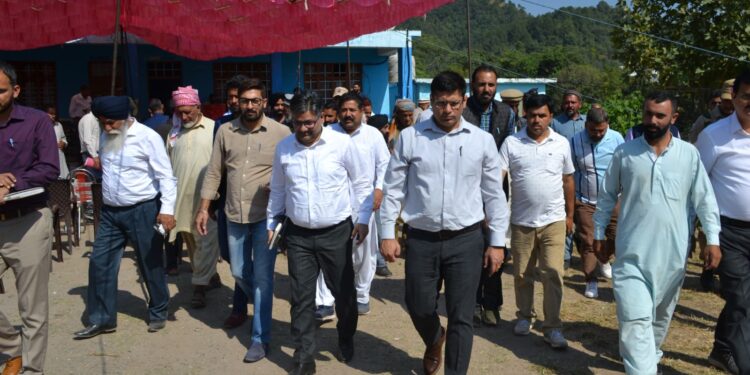 Public Outreach Programme; DC Poonch listens to public issues at Ajote