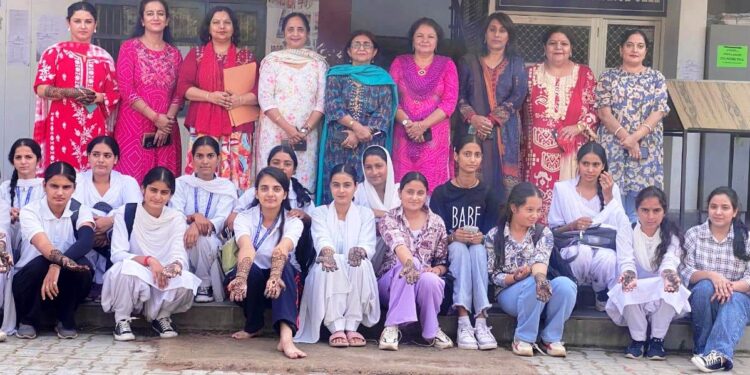 GCW Udhampur organises Mehndi competition