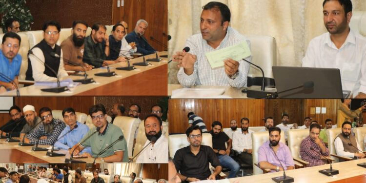 Assembly Elections-2024 DEO Srinagar imparts training to Counting Supervisors, Assistants, Micro-Observers for counting Postal Votes