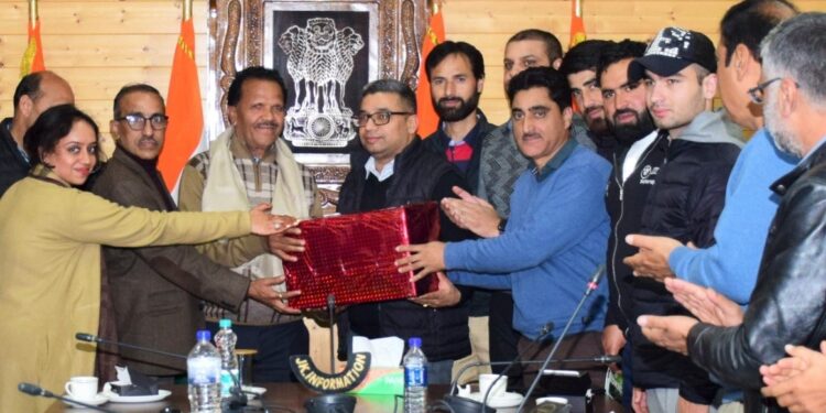 DIPR bids adieu to Dewan Chand