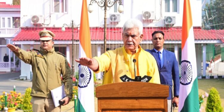 Lt Governor Administers ‘Rashtriya Ekta Diwas’ Pledge to officers at Raj Bhawan; pays tributes to Sardar Vallabhbhai Patel on his Janm-Jayanti