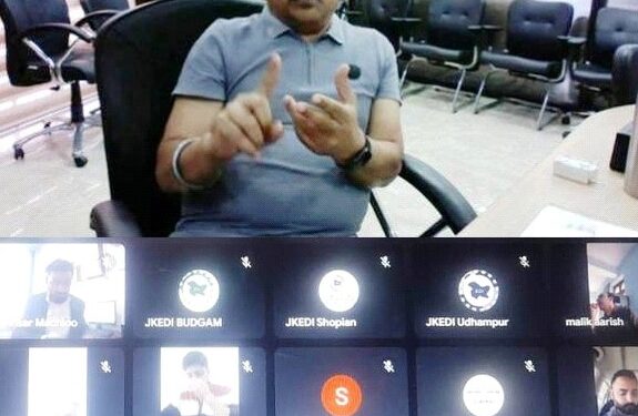 Director JKEDI reviews functioning of district centres