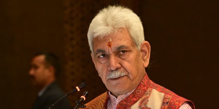 Lt Governor addresses Amar Ujala’s Medhavi Chhatra Samman Samaroh in Srinagar, Felicitates the meritorious students of Class 10th & 12th from JKBOSE