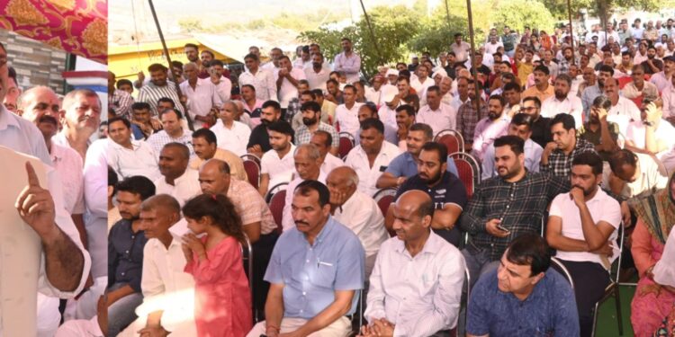 Satish Sharma visits Chamb; reviews public welfare development programs