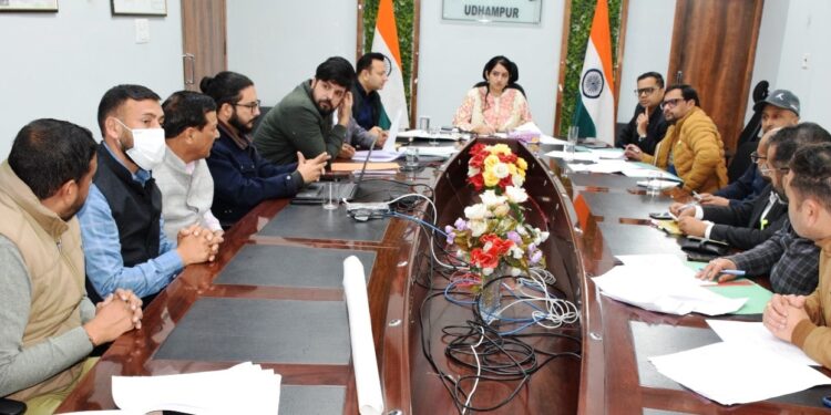 DC Udhampur reviews retrieval of Govt land in use of Defence