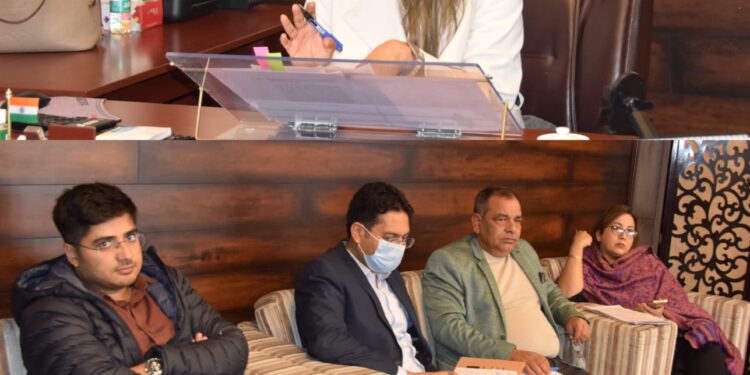 Yasha Mudgal holds meeting regarding issues of Houseboat Owners Association