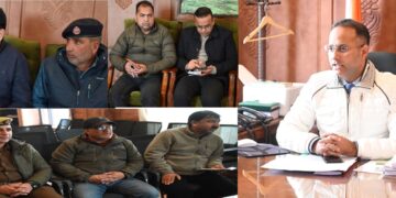 DC chairs meeting on traffic management & de-congestion measures in Shopian town