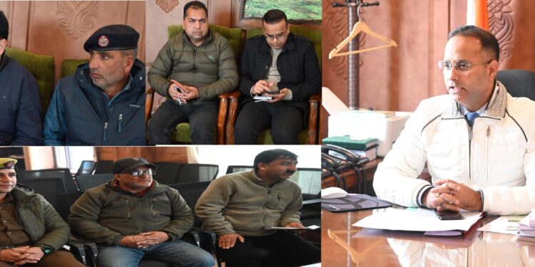 DC chairs meeting on traffic management & de-congestion measures in Shopian town