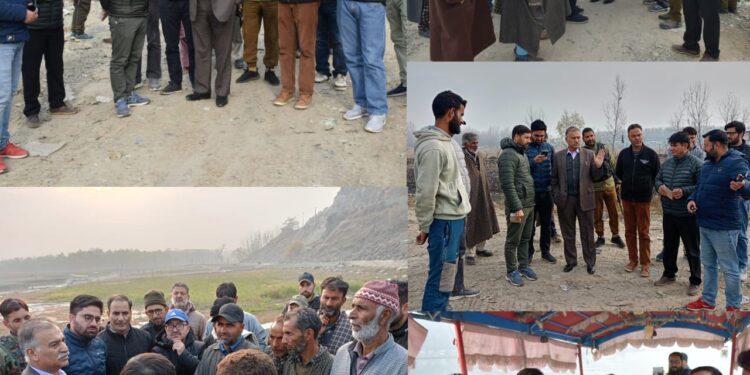 DC Bandipora visits Zurimanz Village, inspects Waste Management Site at Zalwan Nusoo