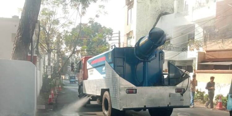 JMC launches newly procured Anti-smog Guns to mitigate dust pollution in high vehicular traffic zones