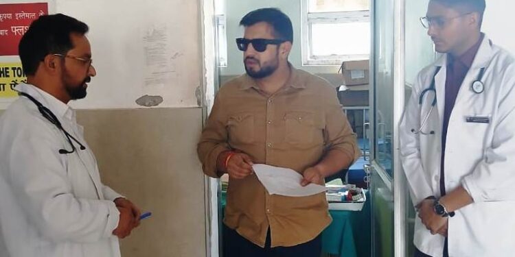DC Rajouri visits PHC Teryath, interacts with delivery-on-road incident victim