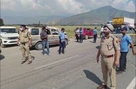 Srinagar Traffic Police launches WhatsApp helpline for reporting traffic violations
