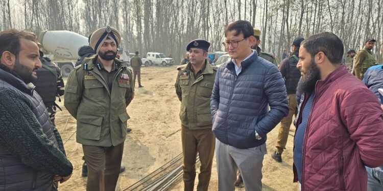 DC Baramulla reviews Safety & Security measures for Workers at Mega Project Construction Sites