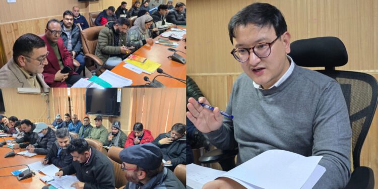 DDC Baramulla discusses implementation of DA-JUGA projects for Tribal communities