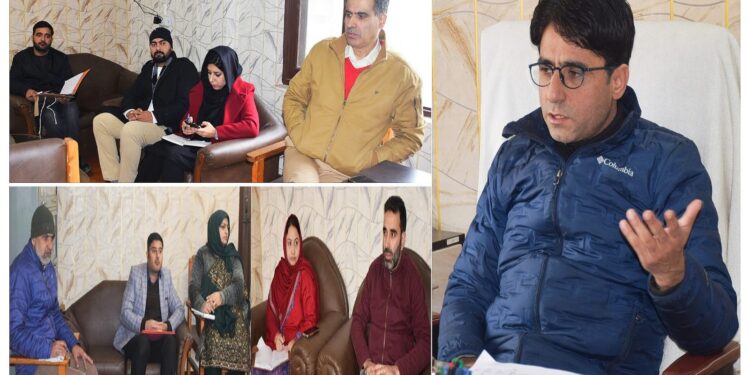 Jt. Director Information Kashmir convenes meeting of Divisional & District Officers