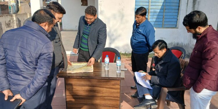 DC Jammu conducts surprise inspection of offices in Tehsil Bahu