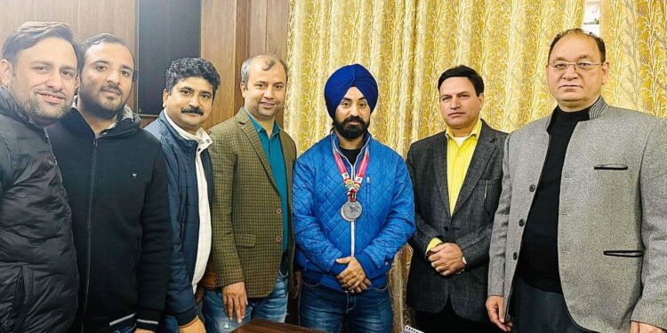 Executive Engineer felicitates Roller Hockey player Jugraaj Singh