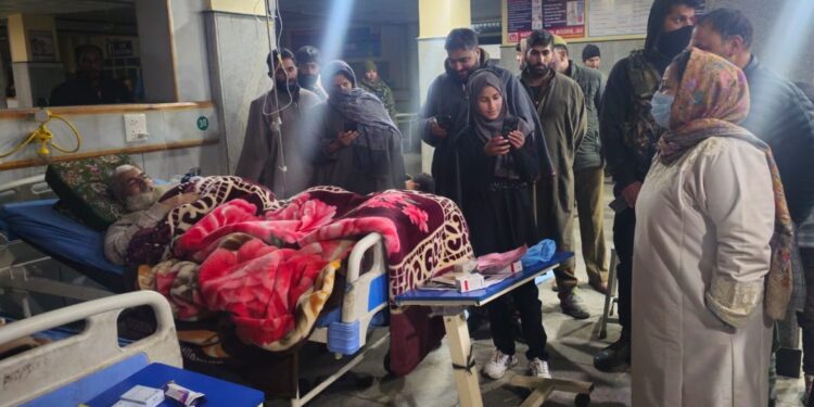 Sakeena Itoo conducts surprise inspection of District Hospital Kulgam, takes assessment of medical care services Suspends three doctors for absence from duties