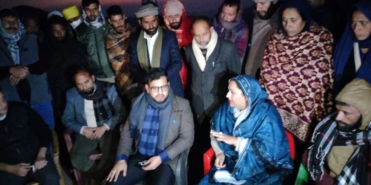 DC Rajouri visits Badhaal to address suspected food poisoning incident