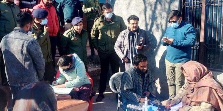 DC Rajouri conducts second visit to Badhaal to probe deaths; health teams intensify efforts