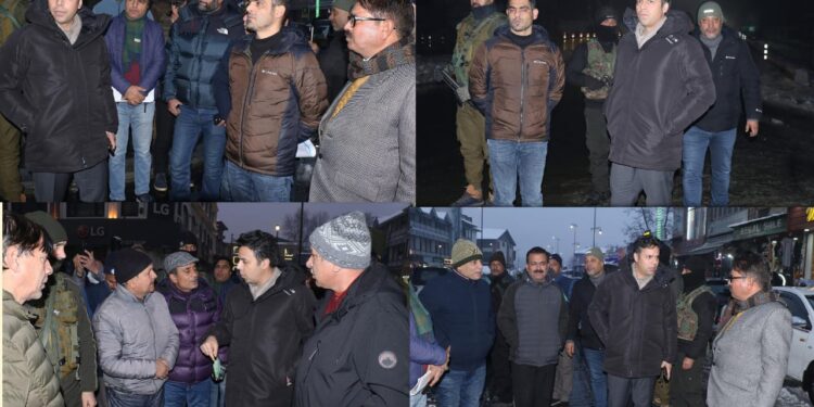Snowfall aftermath: DC Srinagar tours city areas, oversees snow clearance measures