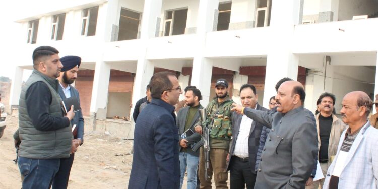 Dy CM inspects Thandi Khui Bus terminal; asks for speedy, quality completion