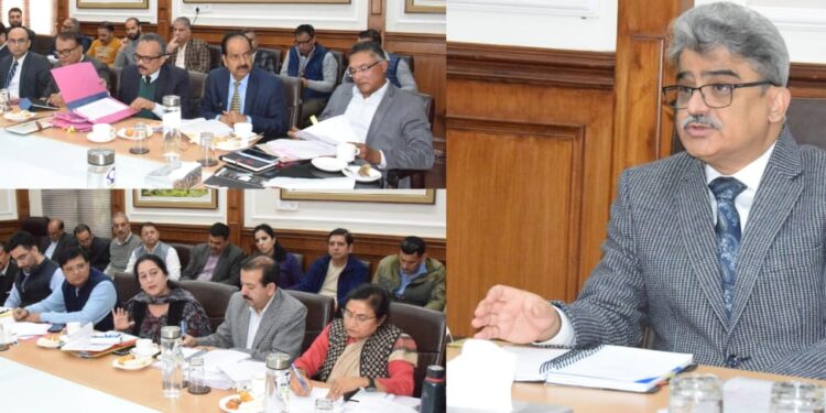 CS takes appraisal of issues confronting J&K Universities