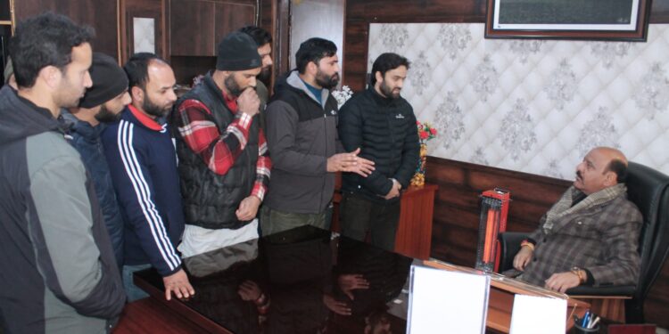 Dy CM reviews Kashmir road projects; asks for expeditious completion