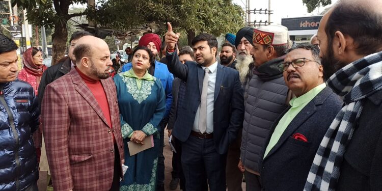 Commissioner JMC takes stock of developmental, Sanitation scenario in Jammu South