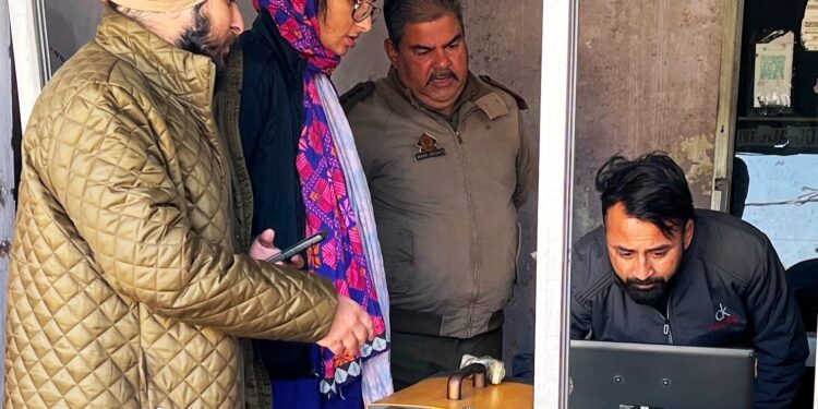 MVD cracks down on Pollution Checking Centres, issues warning to operators to restrain from overcharging, malpractices