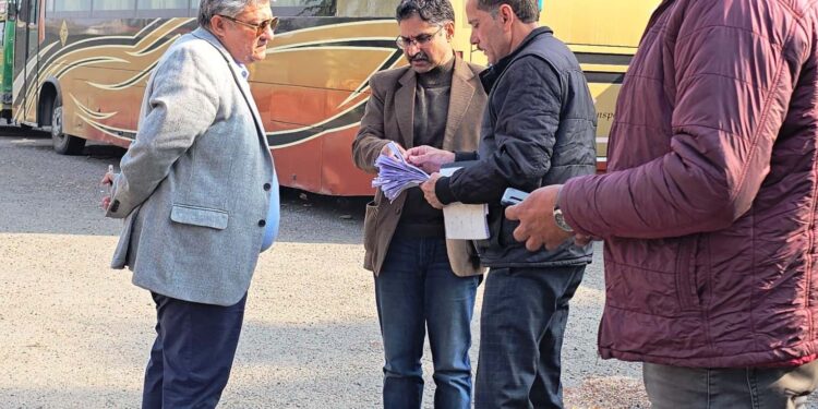 Transport Commissioner inspects Lakhanpur Post, RTO office Kathua