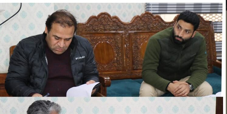 DC Srinagar reviews progress on River Jhelum Flood plain notification
