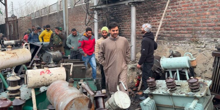 Waheed Parra Visits Pulwama Divisional Workshop; Receiving Station Gutted in Fire