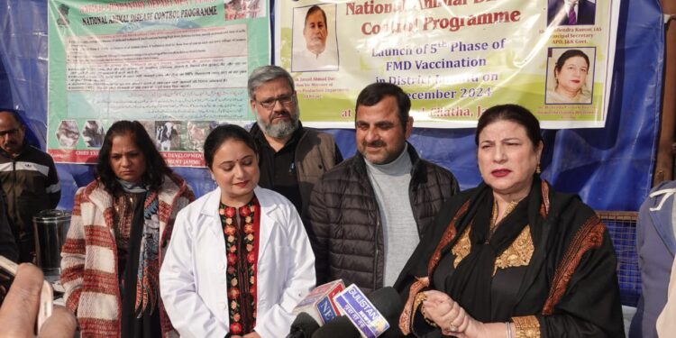 Director Animal Husbandry Jammu launches 5th phase of FMD vaccinations under NADCP