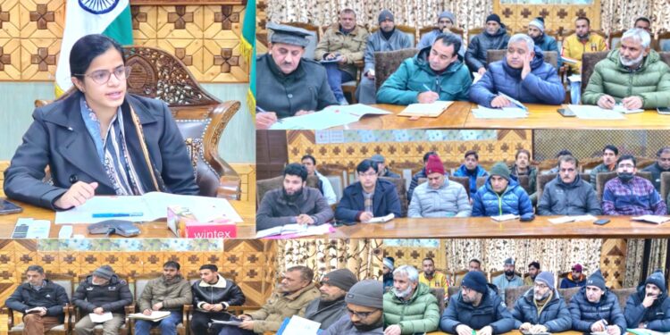 DC Kupwara reviews preparations of departments ahead of any possible weather exigency