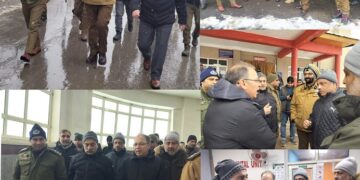 DC Bandipora inspects snow clearance operations, visits key locations