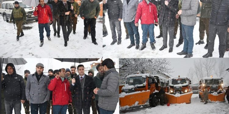 Snowfall: DC conducts extensive tour of Kulgam town, oversees snow clearance operations