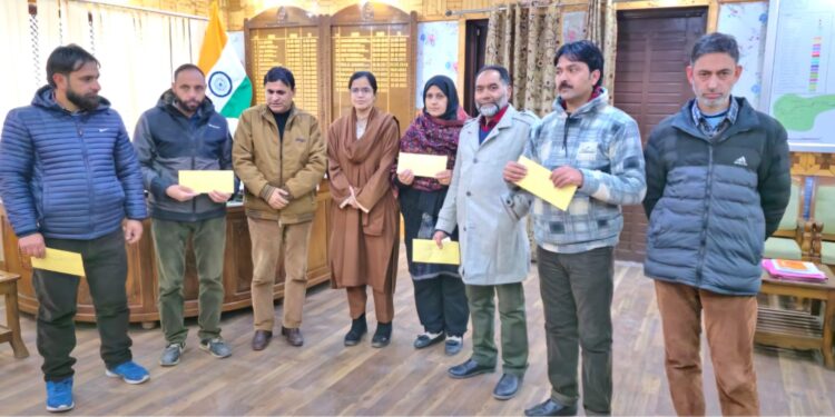 DC Kupwara hands-over Transition Orders to 27 Grade III Teachers