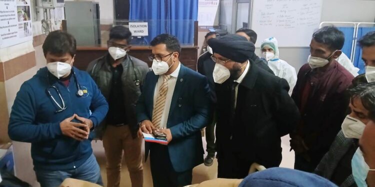 Deputy Commissioner reviews functioning of GMC, interacts with patients from Badhaal village