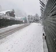 Kashmir plains receive season’s maiden snowfall, dry spell ends   