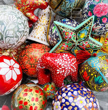 Blend of Beauty, Tradition, and Artistry as Kashmiri Artisans Craft Handmade Christmas Wonders