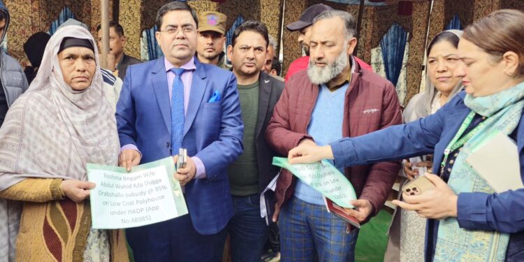 DC listens to public grievances at Drabshalla- Kishtwar