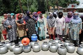 Kanbathi residents protest lack of tap water supply, block Sopore-Bandipora road